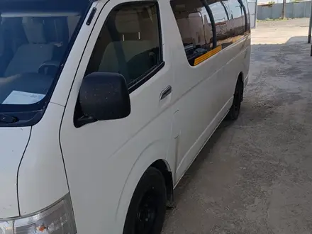 Toyota Hiace 2016 года за 15 000 000 тг. в Атырау – фото 4