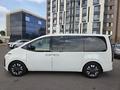Hyundai Staria 2022 года за 20 444 444 тг. в Алматы – фото 4
