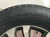 Диски с шинами на крузак 200 285/60R18 за 250 000 тг. в Актобе