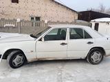 Mercedes-Benz E 200 1992 годаfor900 000 тг. в Караганда – фото 2