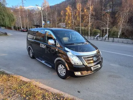 Hyundai Starex 2017 года за 11 500 000 тг. в Алматы – фото 11