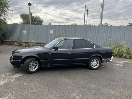 BMW 520 1993 года за 1 000 000 тг. в Алматы – фото 3