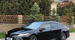 Toyota Camry 2021 года за 15 950 000 тг. в Астана