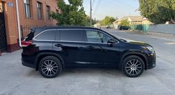 Toyota Highlander 2018 года за 19 000 000 тг. в Алматы – фото 5