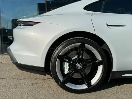 Porsche Taycan 2023 года за 55 000 000 тг. в Алматы – фото 19