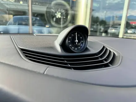 Porsche Taycan 2023 года за 55 000 000 тг. в Алматы – фото 17