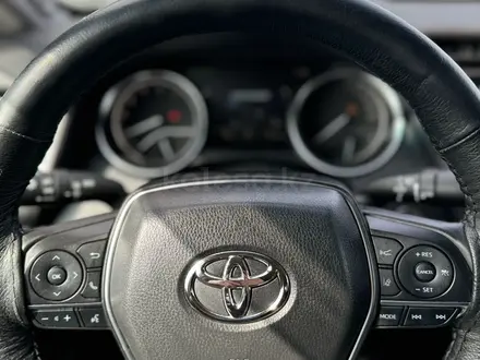 Toyota Camry 2020 года за 14 900 000 тг. в Астана – фото 11