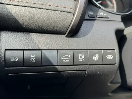 Toyota Camry 2020 года за 14 900 000 тг. в Астана – фото 12