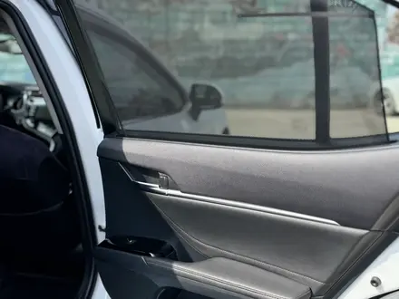 Toyota Camry 2020 года за 14 900 000 тг. в Астана – фото 14