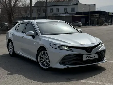 Toyota Camry 2020 года за 14 900 000 тг. в Астана – фото 2