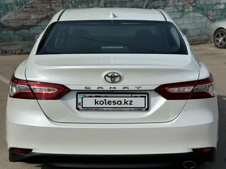 Toyota Camry 2020 года за 14 900 000 тг. в Астана – фото 3