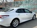 Toyota Camry 2020 года за 14 900 000 тг. в Астана – фото 5