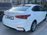 Hyundai Solaris 2019 года за 5 500 000 тг. в Шымкент – фото 4