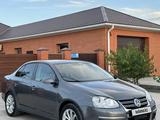 Volkswagen Jetta 2010 года за 3 750 000 тг. в Атырау – фото 3