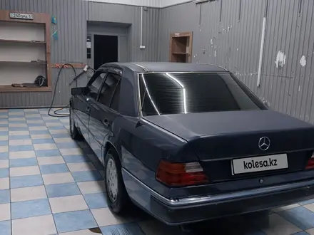 Mercedes-Benz E 230 1992 года за 1 400 000 тг. в Кызылорда – фото 5