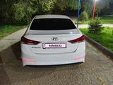 Hyundai Elantra 2018 года за 6 900 000 тг. в Семей – фото 4