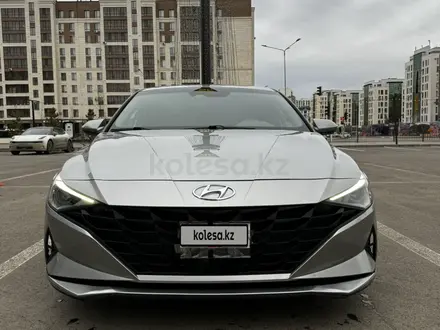 Hyundai Elantra 2021 года за 8 000 000 тг. в Астана