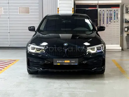 BMW 530 2017 года за 16 390 000 тг. в Алматы – фото 2