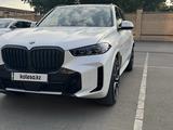 BMW X5 2024 года за 54 000 000 тг. в Уральск – фото 2