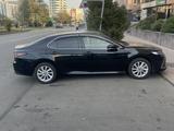 Toyota Camry 2023 года за 17 500 000 тг. в Алматы – фото 4