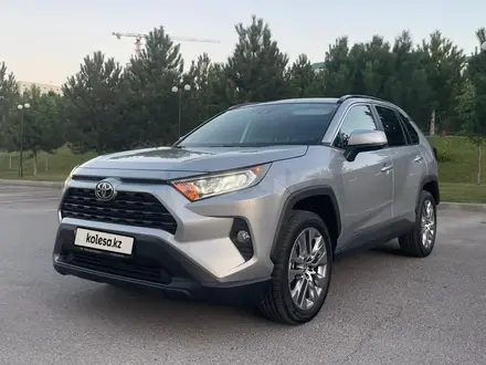 Toyota RAV4 2021 года за 16 500 000 тг. в Шымкент