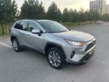 Toyota RAV4 2021 года за 16 500 000 тг. в Шымкент – фото 2