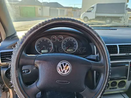 Volkswagen Passat 2002 года за 2 200 000 тг. в Актау – фото 5