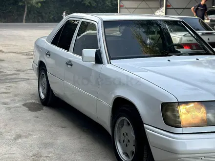 Mercedes-Benz E 230 1991 года за 2 500 000 тг. в Алматы – фото 5