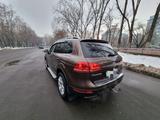 Volkswagen Touareg 2011 годаfor12 200 000 тг. в Алматы – фото 4