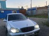 Mercedes-Benz C 200 2003 годаүшін3 100 000 тг. в Костанай – фото 2