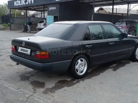 Mercedes-Benz E 230 1987 года за 1 200 000 тг. в Шымкент – фото 15
