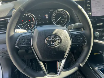 Toyota Camry 2023 года за 16 900 000 тг. в Алматы – фото 7