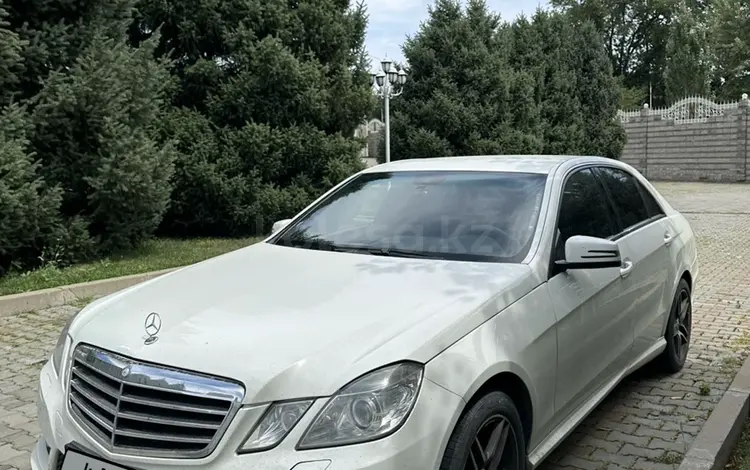 Mercedes-Benz E 200 2011 года за 6 900 000 тг. в Алматы