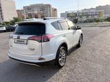 Toyota RAV4 2019 года за 15 500 000 тг. в Актау – фото 3