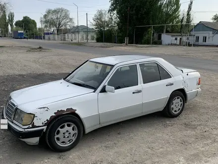 Mercedes-Benz E 230 1987 года за 850 000 тг. в Алматы – фото 3