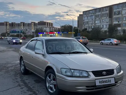 Toyota Camry 2001 года за 3 200 000 тг. в Актау – фото 2