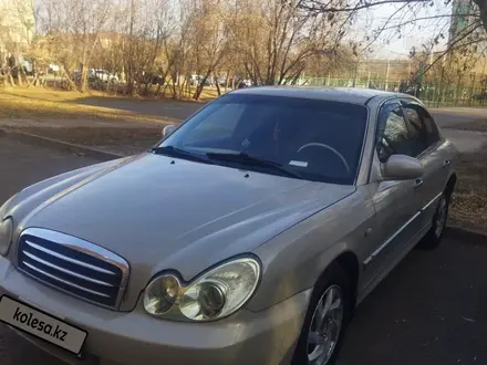 Hyundai Sonata 2004 года за 2 100 000 тг. в Астана – фото 2