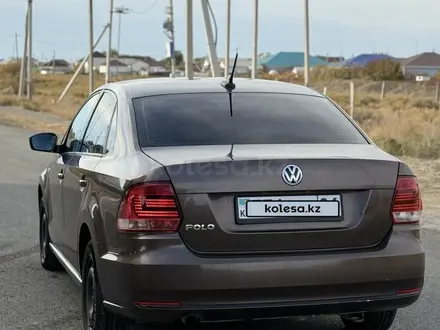 Volkswagen Polo 2017 года за 5 000 000 тг. в Атырау – фото 3