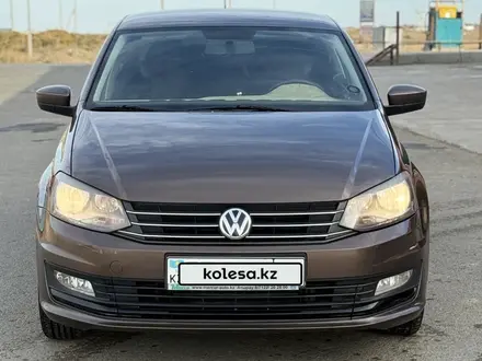 Volkswagen Polo 2017 года за 5 000 000 тг. в Атырау – фото 2