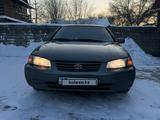 Toyota Camry 1998 годаfor3 400 000 тг. в Алматы – фото 3