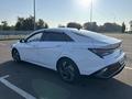 Hyundai Elantra 2023 года за 8 500 000 тг. в Петропавловск – фото 2