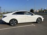 Hyundai Elantra 2023 года за 8 500 000 тг. в Петропавловск – фото 3