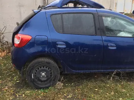 Renault Sandero 2014 года за 11 100 тг. в Усть-Каменогорск – фото 2
