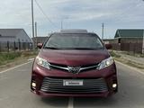 Toyota Sienna 2018 года за 11 000 000 тг. в Атырау