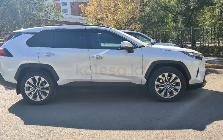 Toyota RAV4 2022 годаүшін17 000 000 тг. в Астана