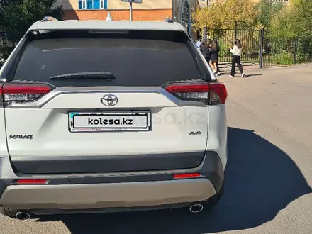 Toyota RAV4 2022 года за 17 000 000 тг. в Астана – фото 4
