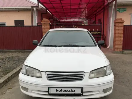 Toyota Camry 2001 года за 3 750 000 тг. в Атырау – фото 2