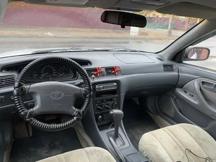 Toyota Camry 2001 года за 3 750 000 тг. в Атырау – фото 5