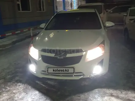 Chevrolet Cruze 2014 года за 4 500 000 тг. в Уральск – фото 2