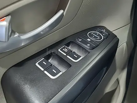 Kia Carnival 2014 года за 8 630 000 тг. в Алматы – фото 15